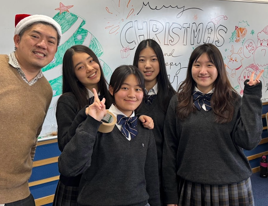 Connecting Across Grades: The IB Course Christmas Party